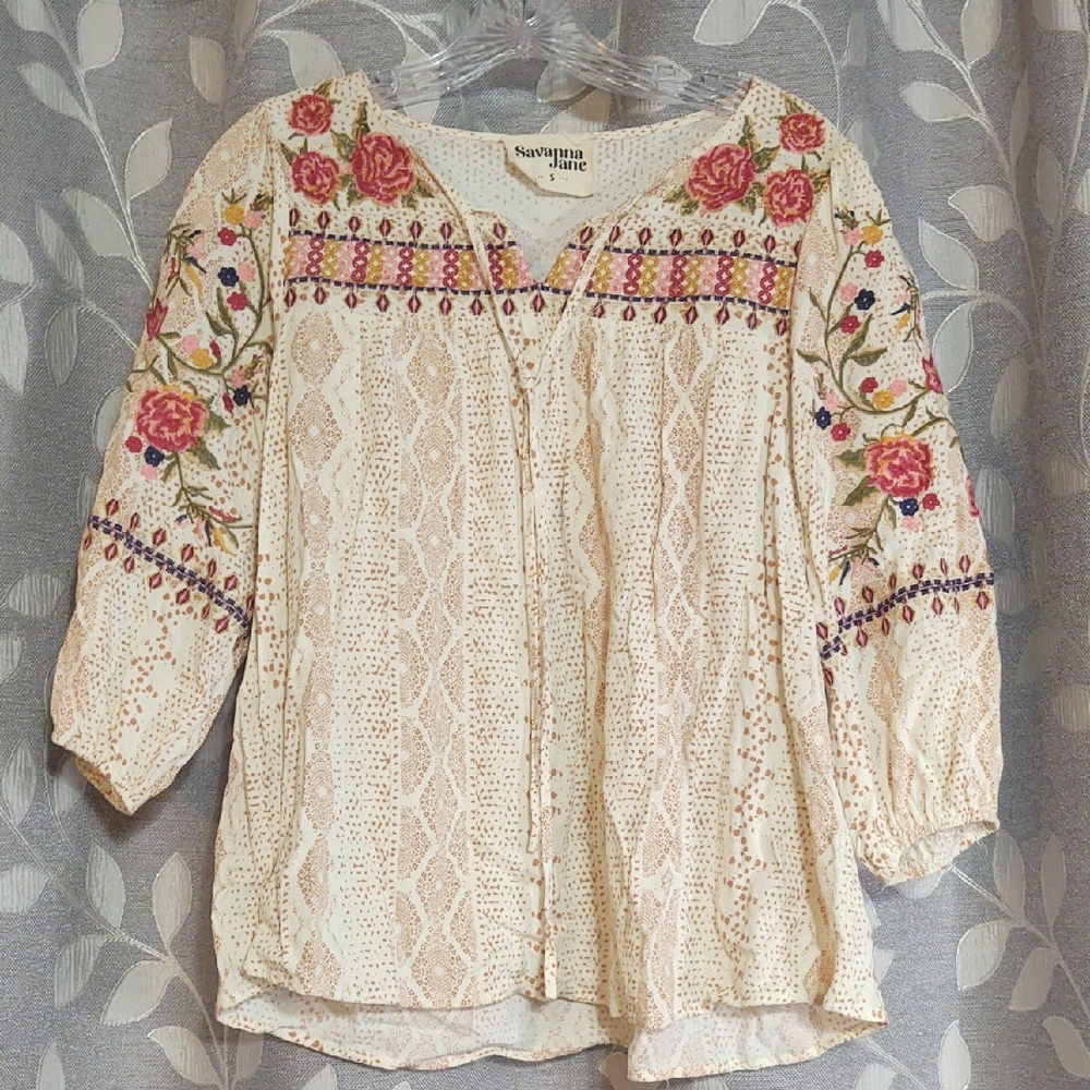 Savanna Jane Women's Cream Floral Embroidered Top size S